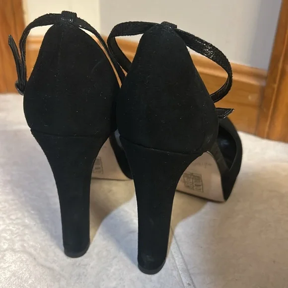 White House Black Market Marianna suede heel size 8 - Picture 4 of 6